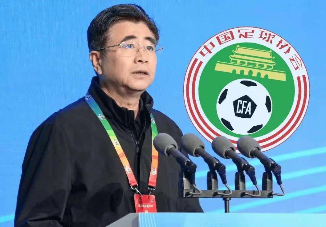 在后启迪录的将来时期，人类保存堪危。五个幸存者浪荡在冷落的乡下，饥饿、苍茫。而跟着食品和兵器的削减，他们曾的呵护所酿成了疆场，他们或战役或灭亡。                                                                            跟着季世到临的危机终究完全地爆发，一